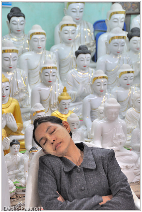 Dans les bras de ... bouddha !